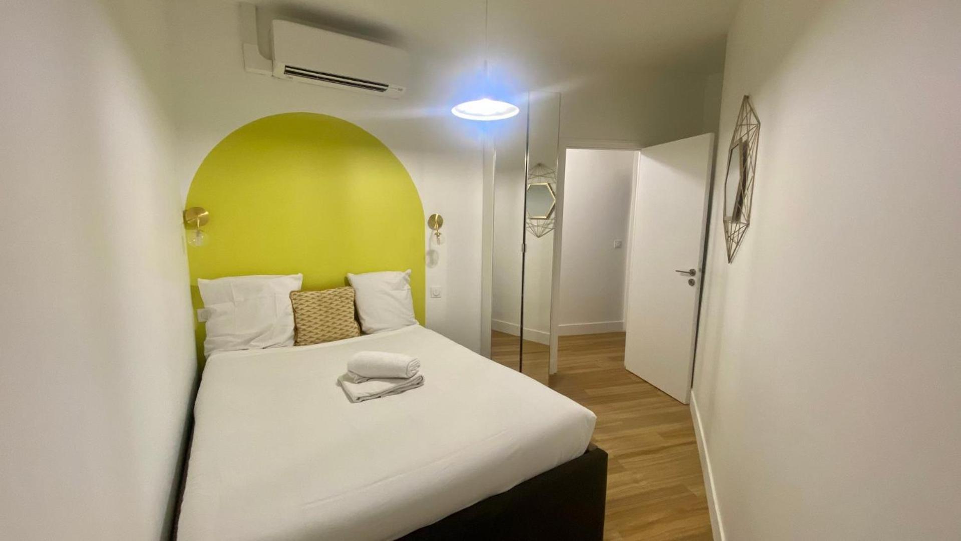 Lumineux Proche De Saint-lazare - 8p * Paris